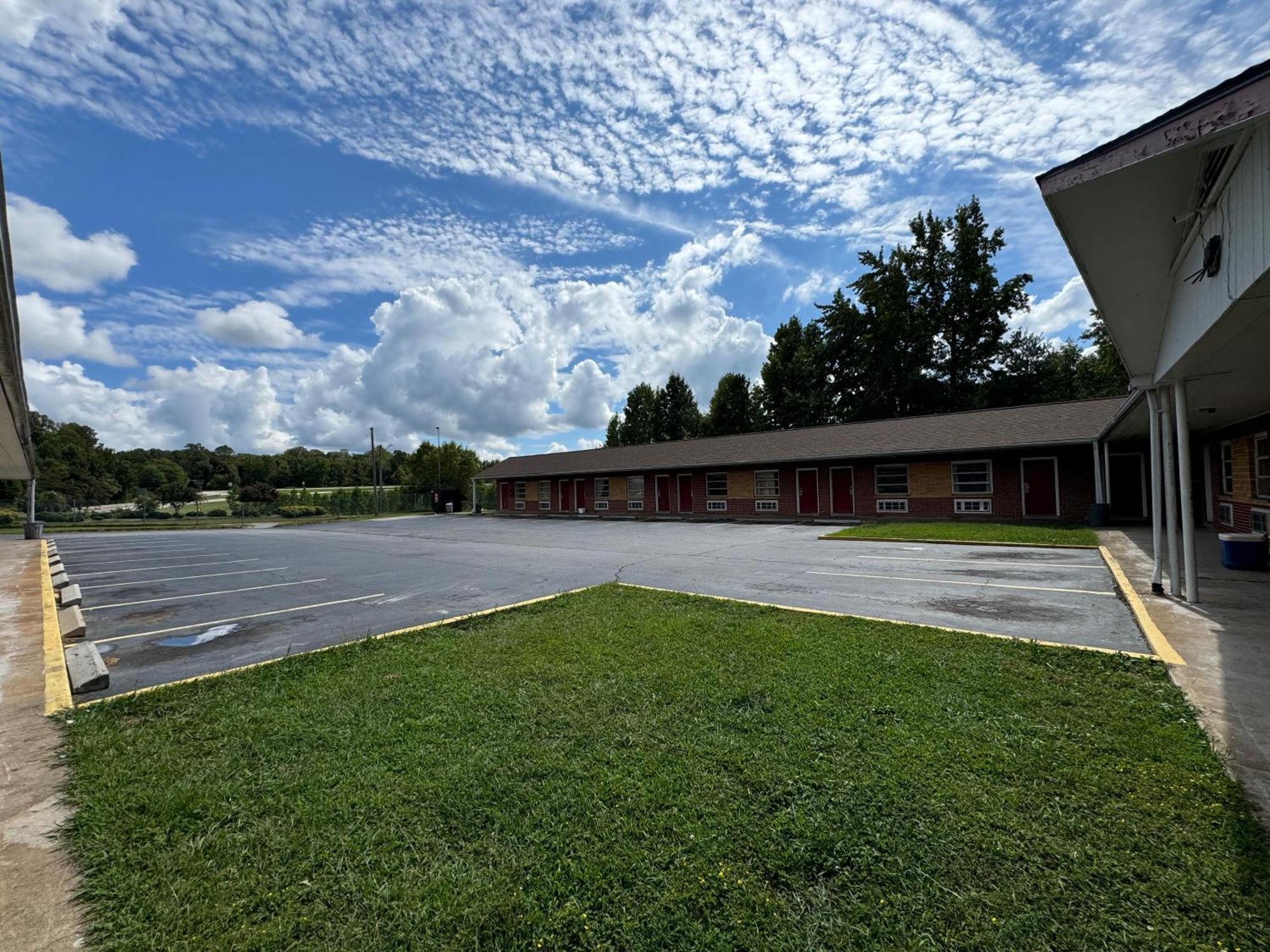 Travel Inn By Oyo Danville Us-29 Εξωτερικό φωτογραφία