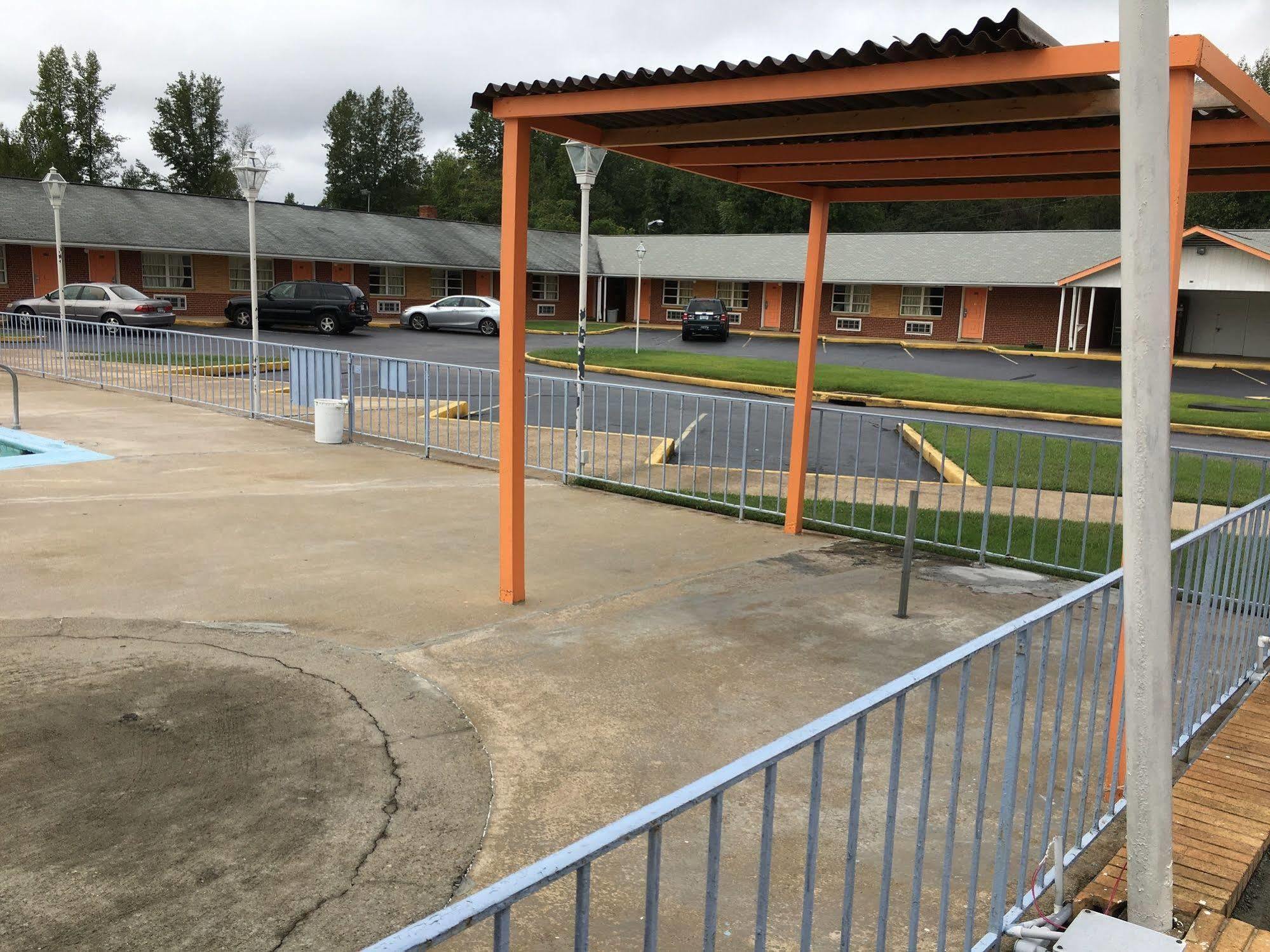 Travel Inn By Oyo Danville Us-29 Εξωτερικό φωτογραφία